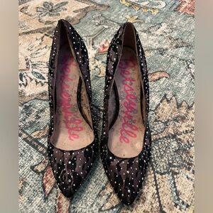 Betsey Johnson Betseyville” Sparkling Pink with Black Lace Heels